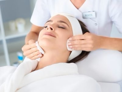 beautiful-woman-getting-beauty-treatment_329181-18828